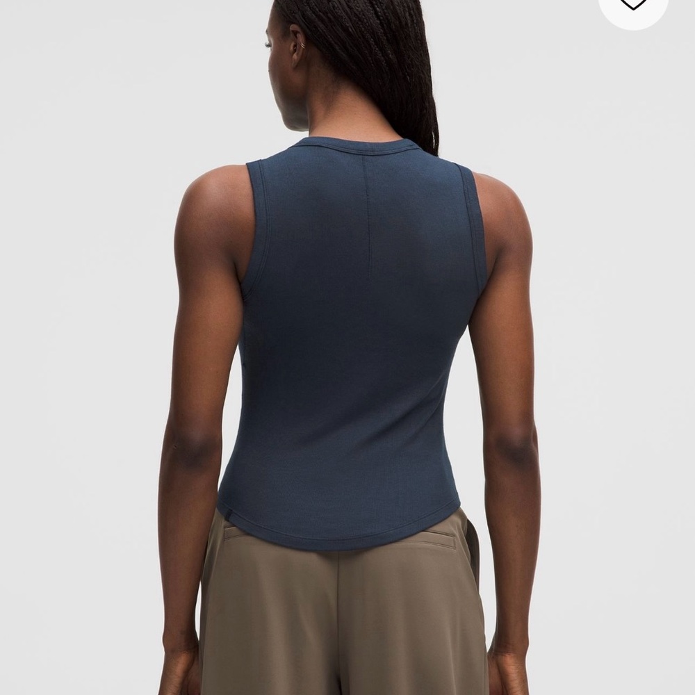 Lululemon Women's Navy Ribbed Tank Top - Picture 2 of 4
